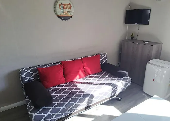 Asphodèle, Joli Avec Parking, 2 Pas Des Plages Et Du Port